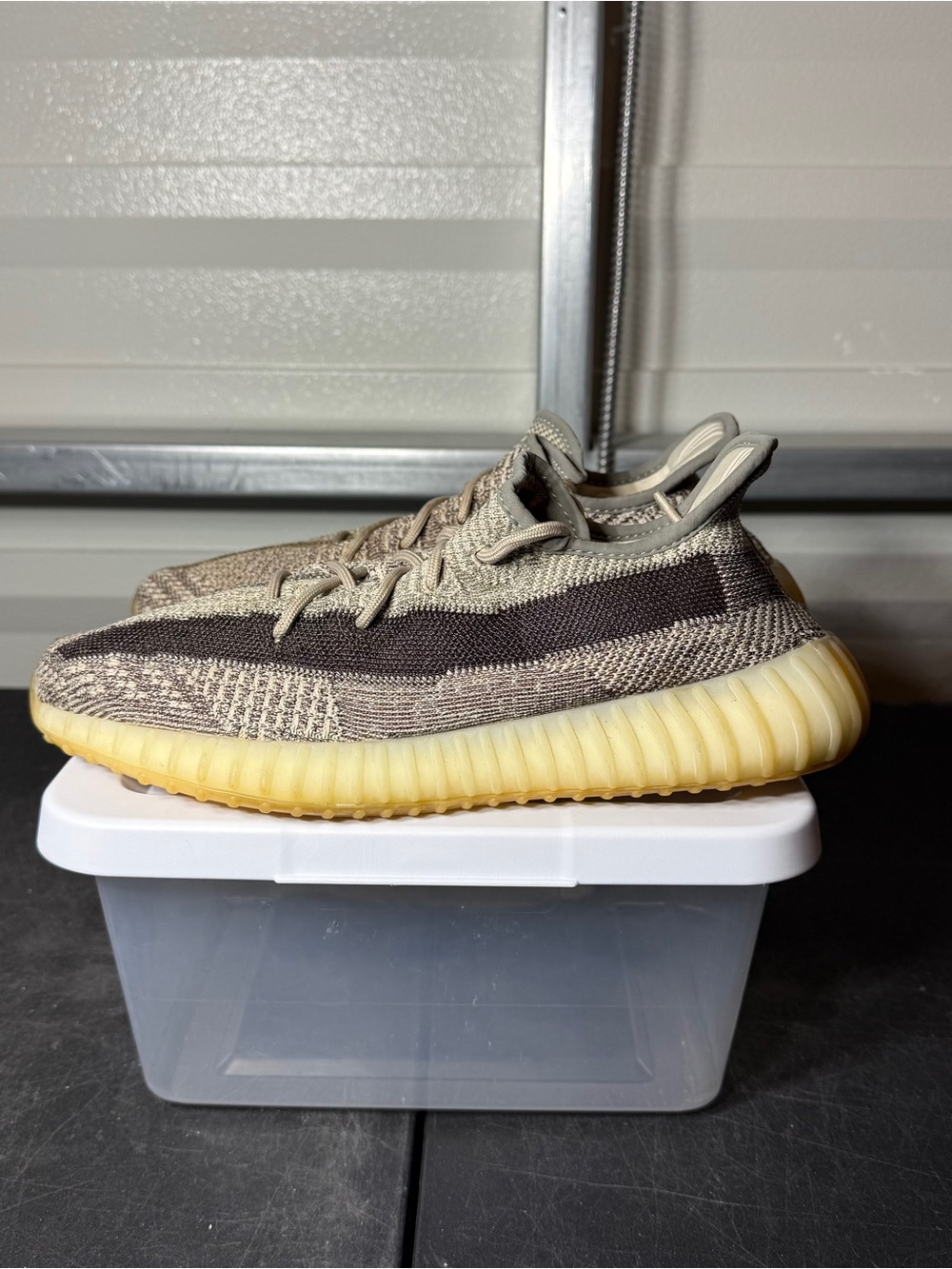 Size 10 - adidas Yeezy Boost 350 V2 Zyon